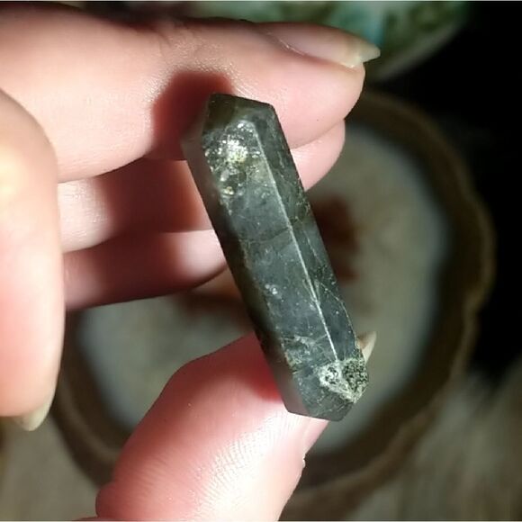 Sale! 'Ceremony' Size 7 DT Labradorite Ring - Picture 6 of 6